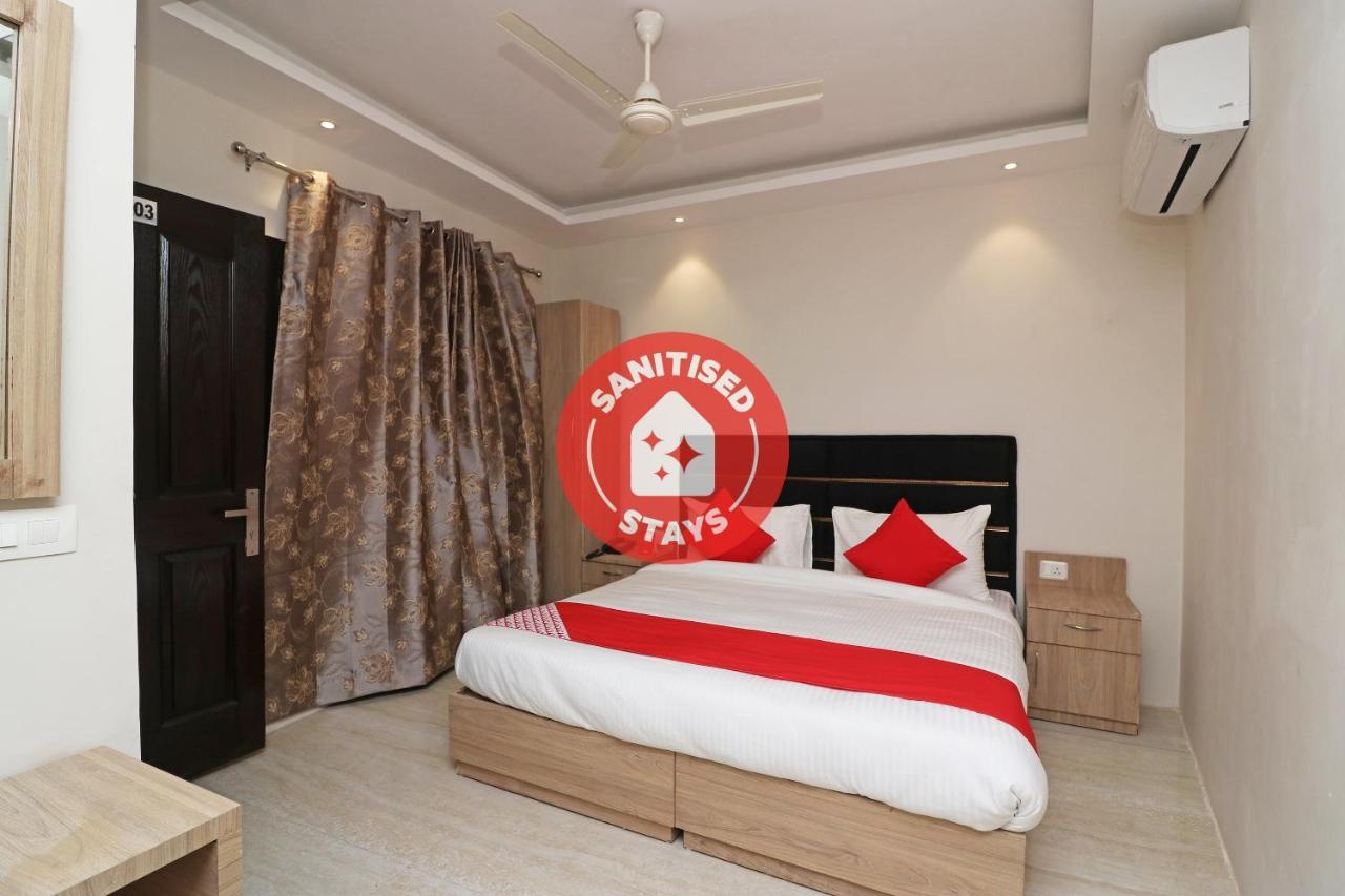 Oyo 72937 Hotel Tyagraj 아그라 외부 사진