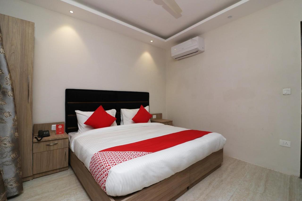 Oyo 72937 Hotel Tyagraj 아그라 외부 사진