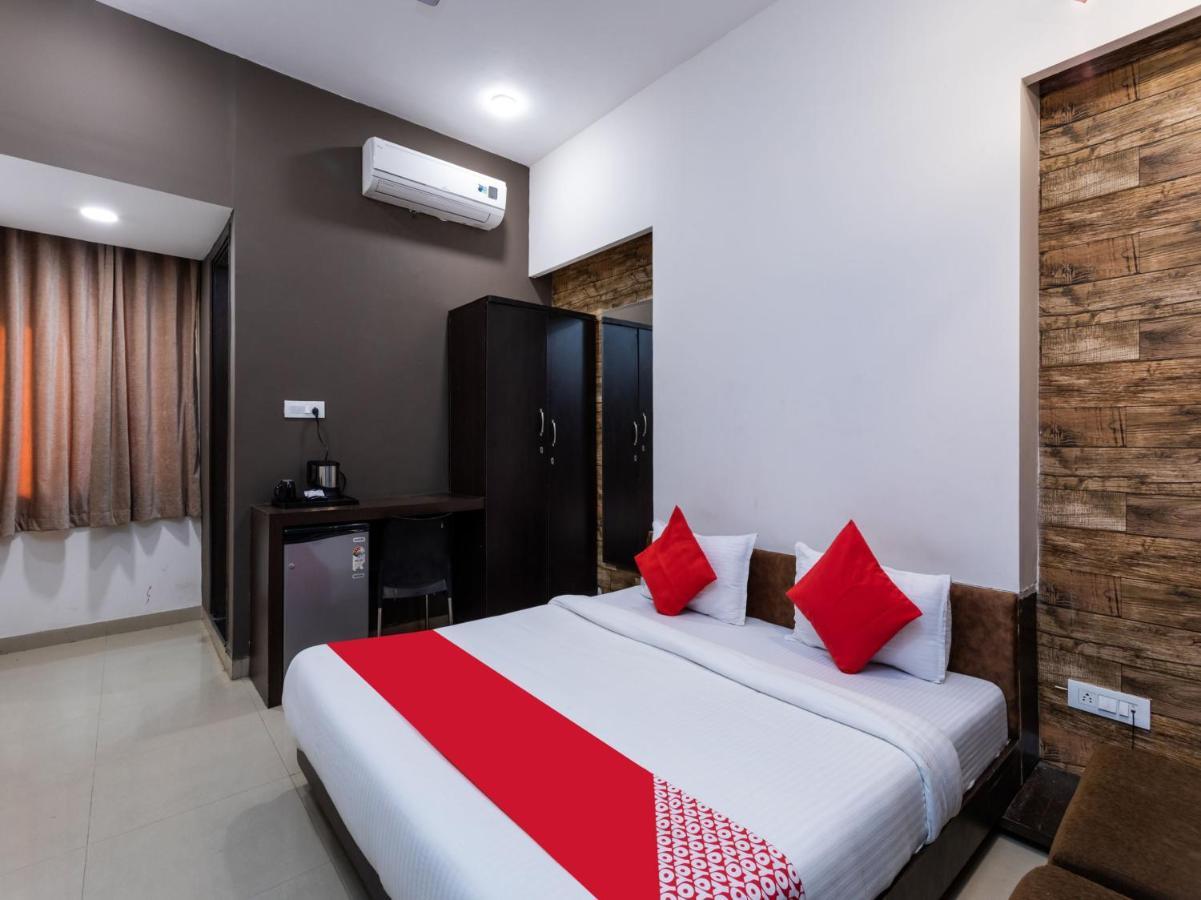 Oyo 72937 Hotel Tyagraj 아그라 외부 사진