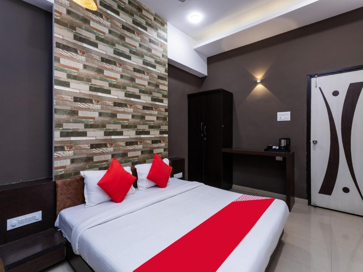 Oyo 72937 Hotel Tyagraj 아그라 외부 사진