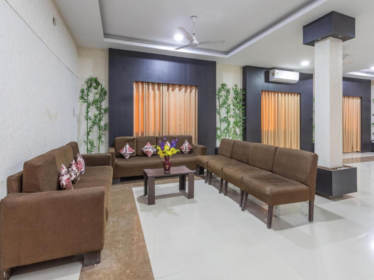 Oyo 72937 Hotel Tyagraj 아그라 외부 사진